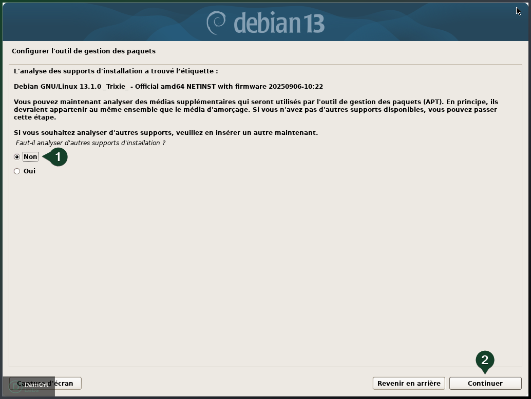 Crée un serveur GLPI sous Debian 13 avec Hyper-V